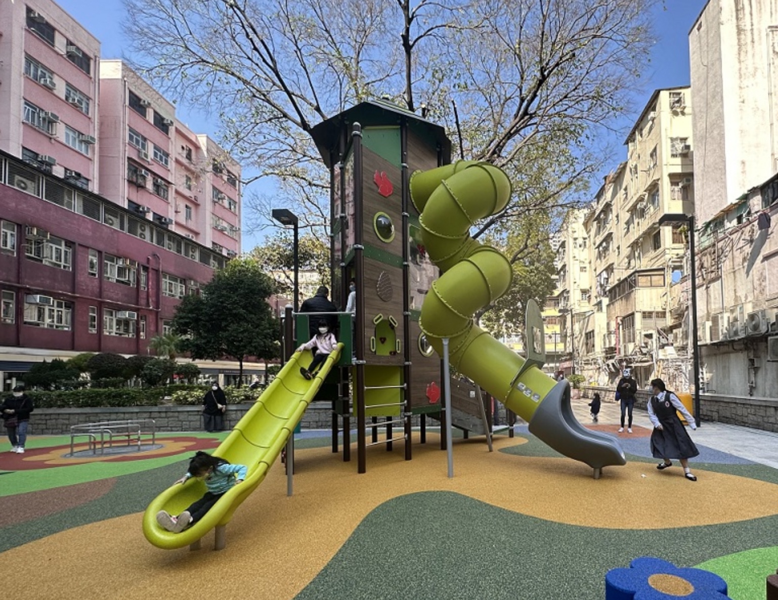 新蒲崗崇齡街遊樂場