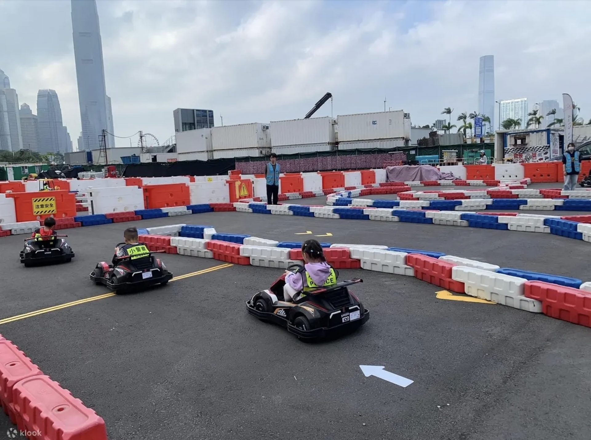 灣仔龍景8號電動車場