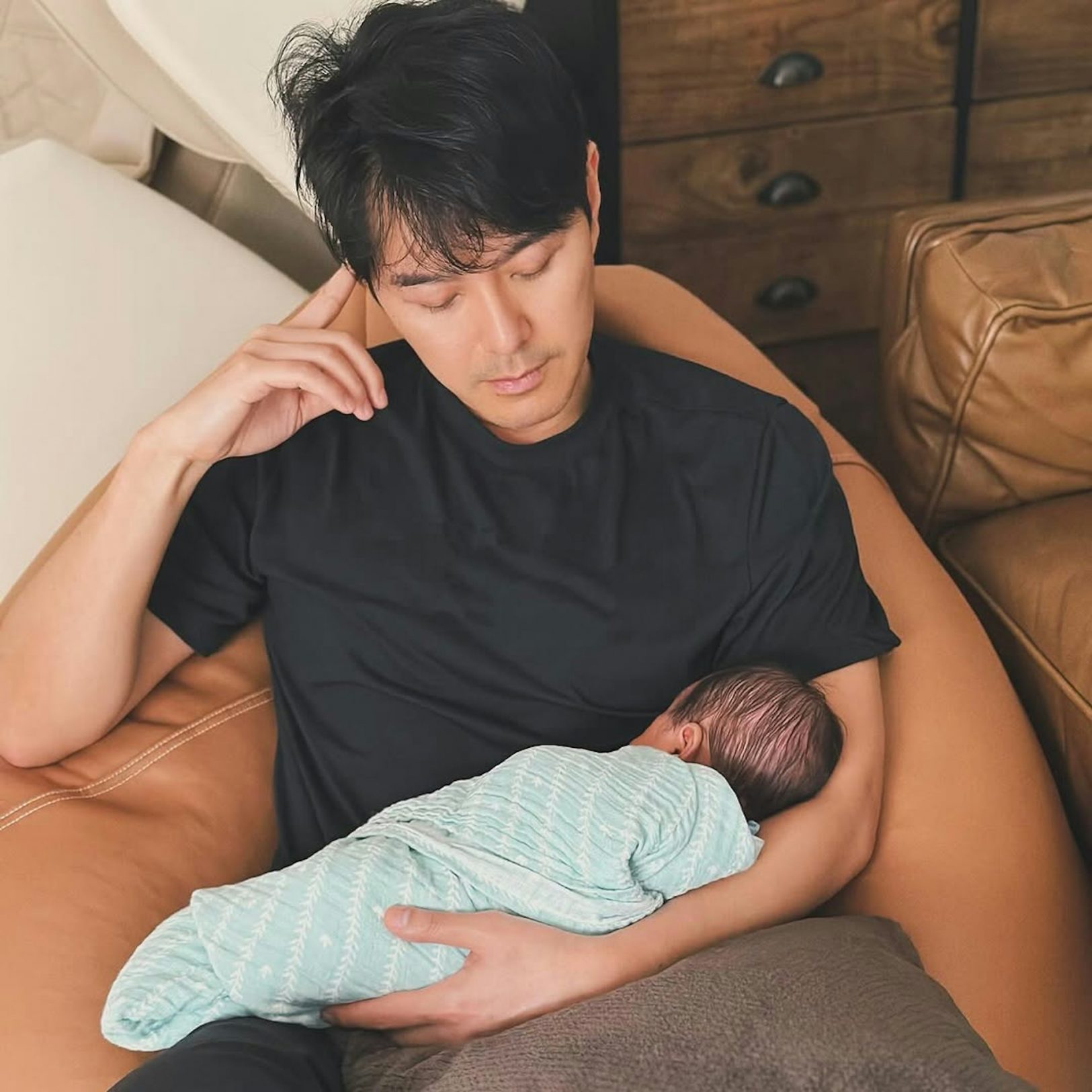 蕭正楠忙於湊仔，更笑言「打機睇動漫離我越嚟越遠」。(圖片來源：IG@edwinsiu)