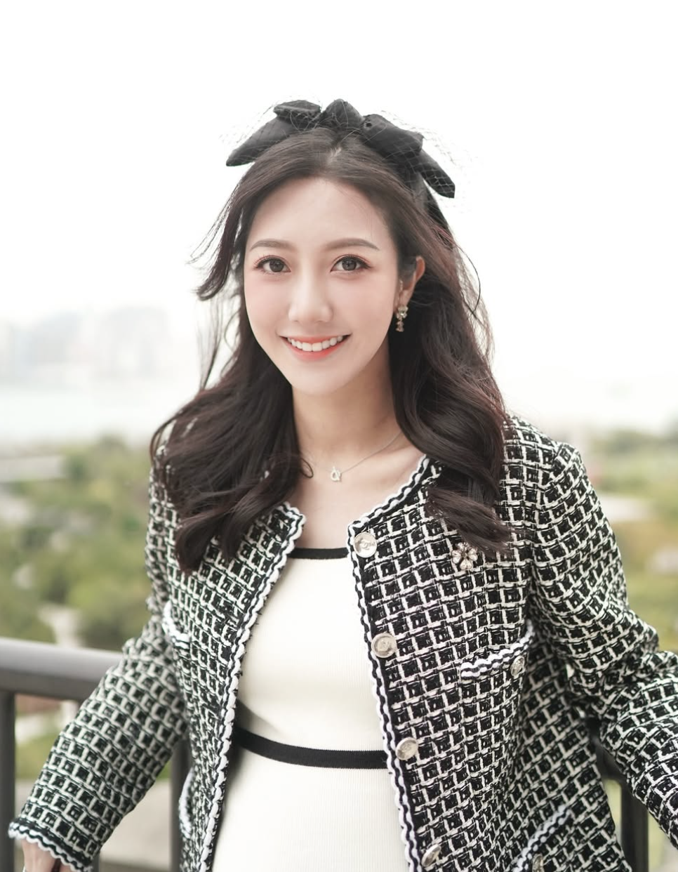 何依婷