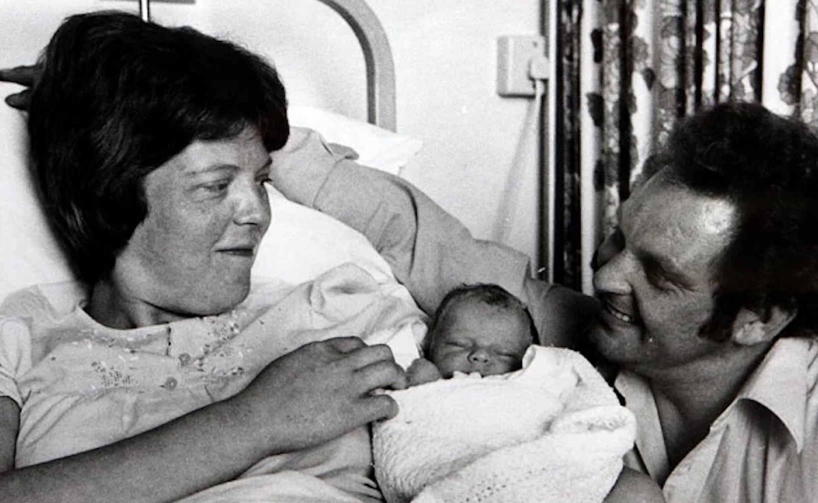 Lesley Brown於 1978年誕下全球首名試管嬰兒