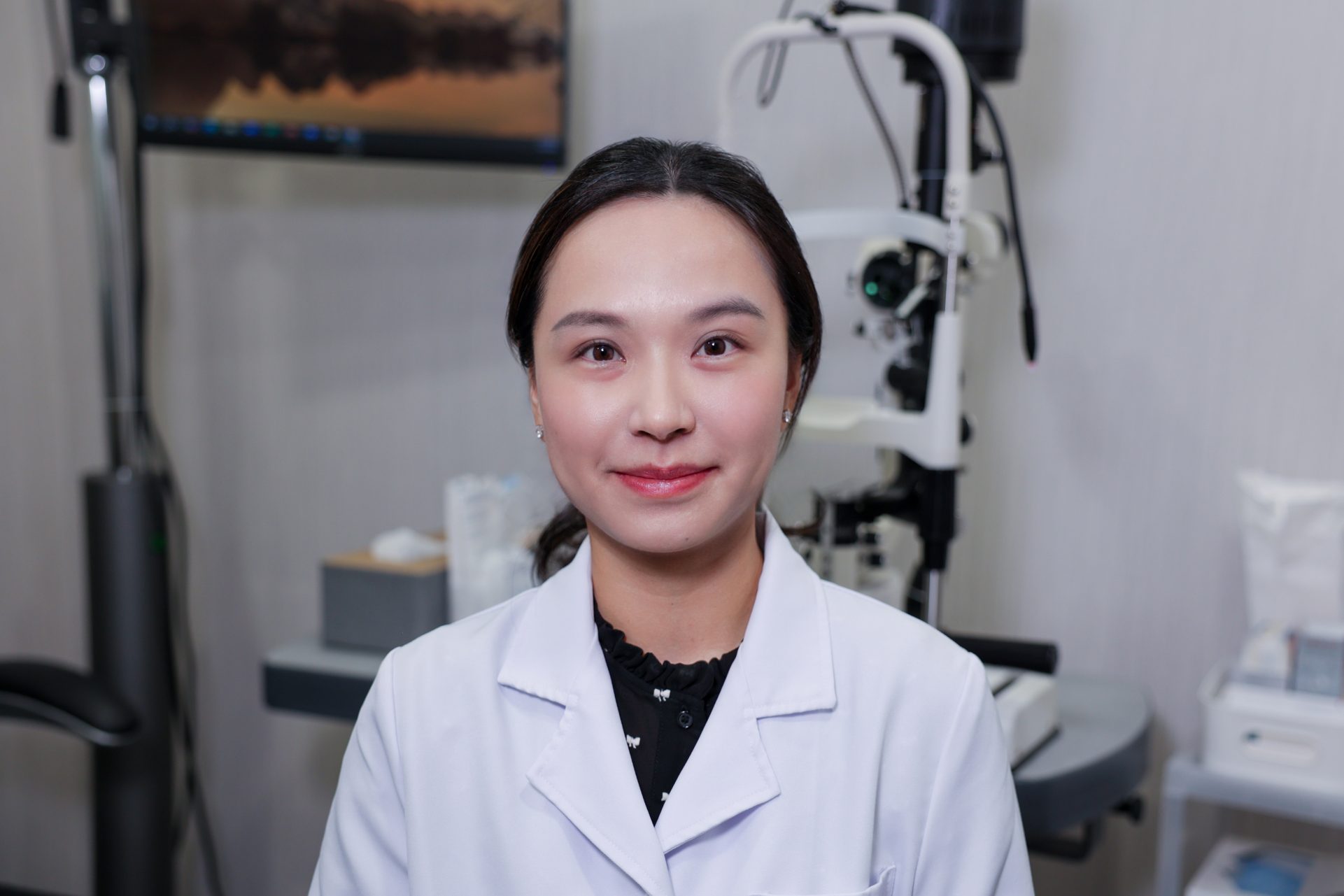 眼科專科方暢怡醫生