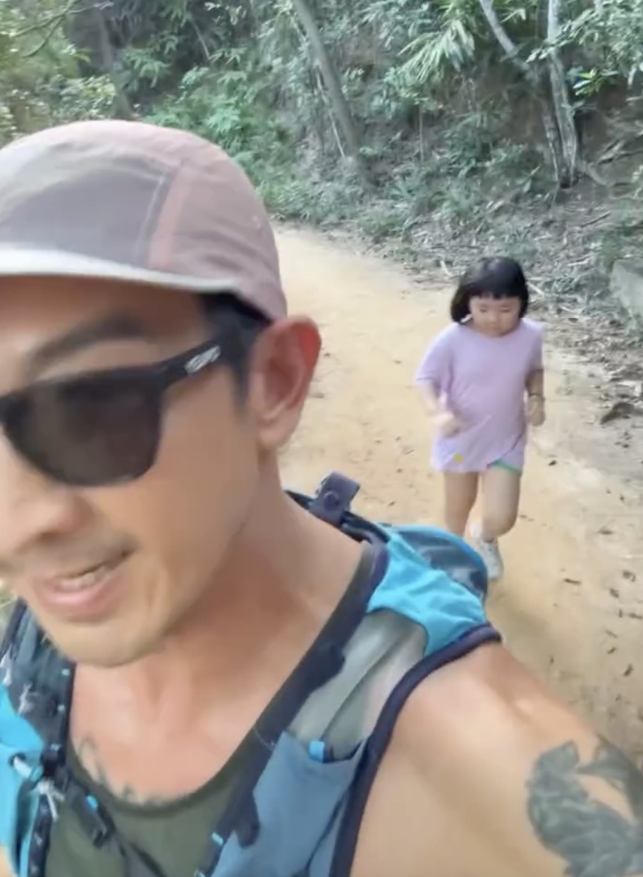 李璨琛 李元元