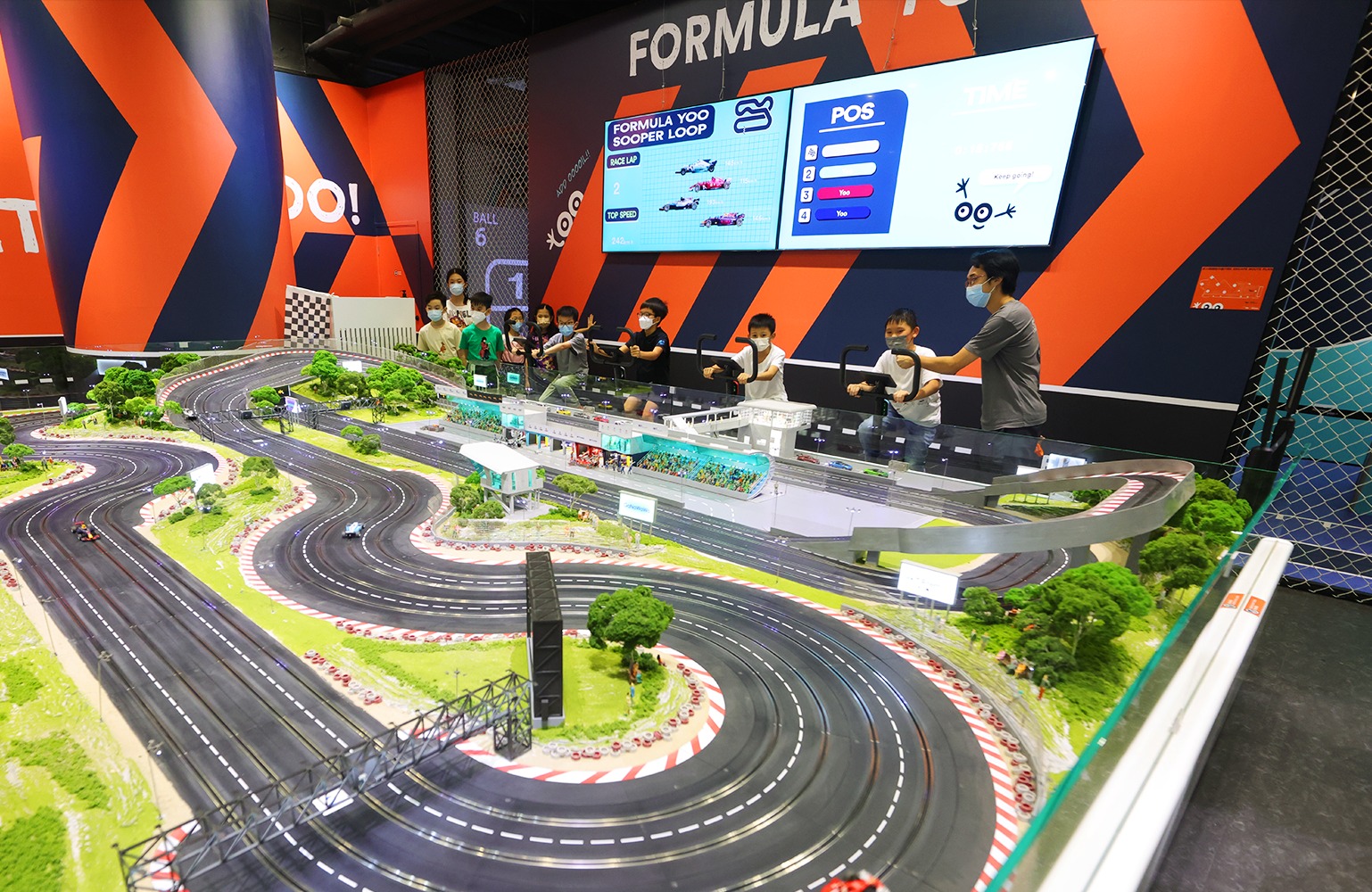 2. Formula Yoo Sooper Loop：迷你F1賽道上的單車競速體驗，小朋友可與同伴比拼速度，感受與時間競賽的刺激感。