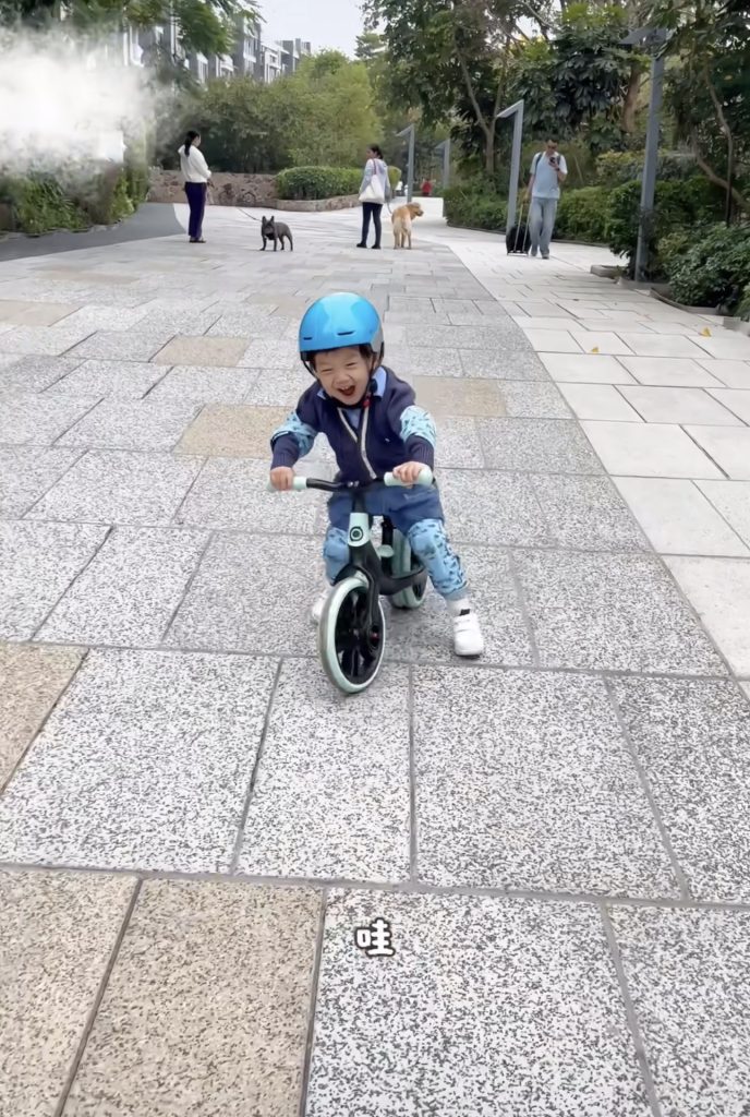張寶兒 育兒