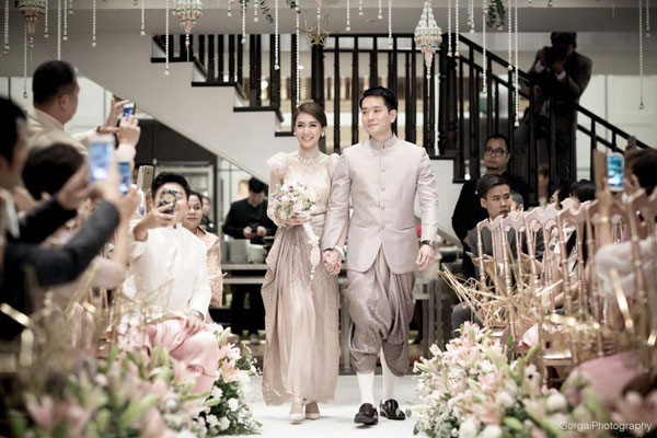 thai-actress-noey-chotika-and-arm-maneechy-at-grand-hyatt-erawan-bangkok-43