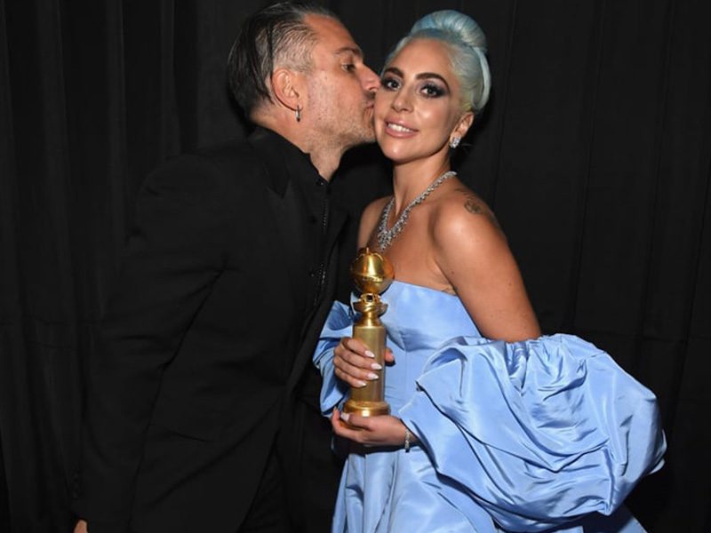 ladygaga訂婚失敗除下婚戒
