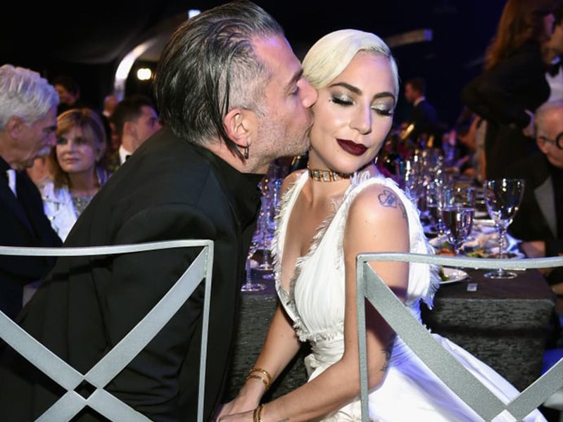 ladygaga訂婚失敗除下婚戒