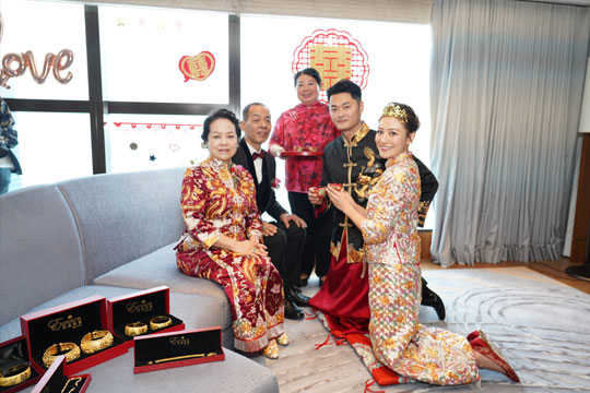 挑選2024結婚好日子注意傳統中式婚禮的出門、入門和敬茶儀式（圖片來源︰IG@elannek930 )