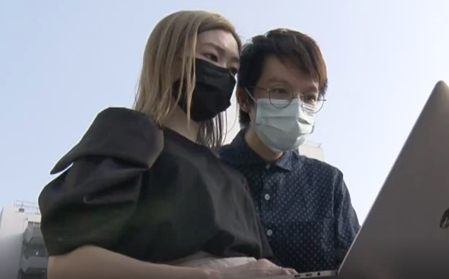 Rachel與男友李先生在社交網站發起聯署