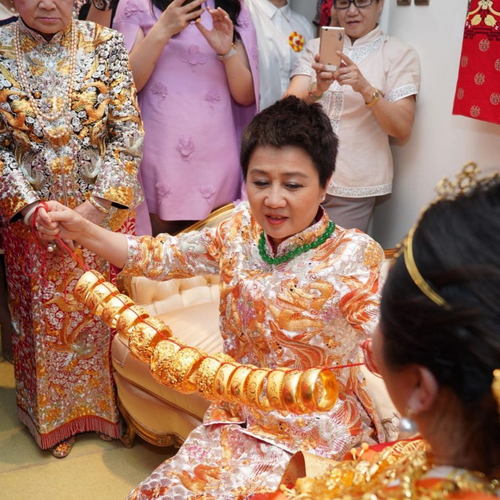 女星龍鳳鈪鬥排場