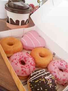 分店多過便利店的DUNKIN' DONUTS