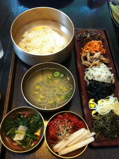 首爾南山塔下的bibimbap: 木覓山房목멱산방