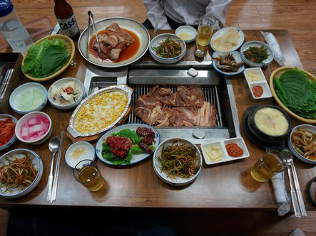 豐富配菜之濟州烤肉店