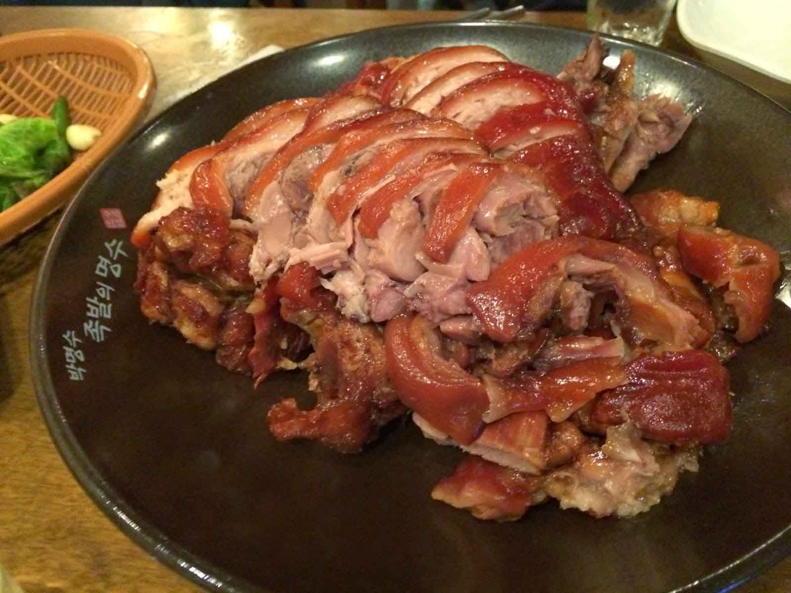 無限挑戰的朴明秀不搞笑，來弘大賣豬腳：豬腳的名手족발의 명수