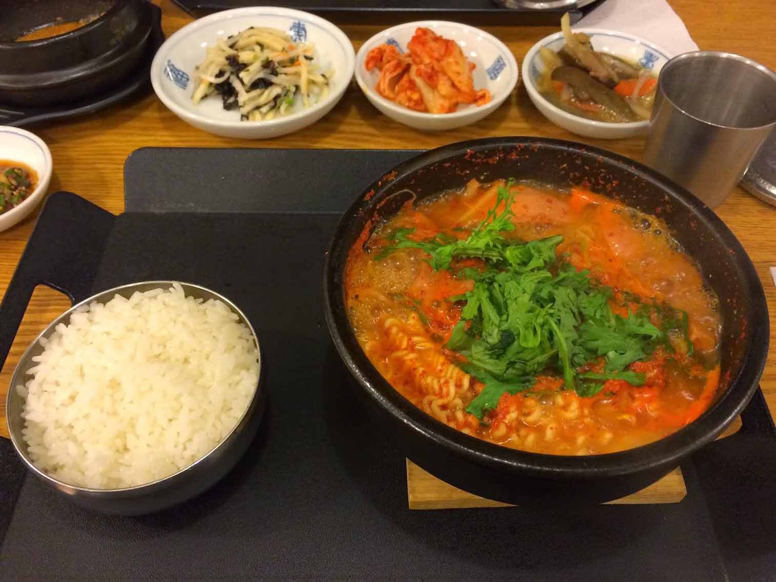 一人韓食的大滿足：弘大南山湯鍋남산찌개