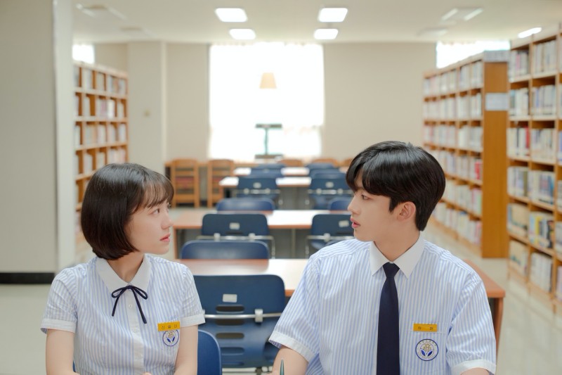 【Netflix韓劇】《Produce x 101》冠軍金曜漢處女作《致我們單純的小美好》